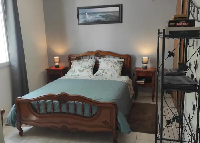 Les 2 Chenes Bed & Breakfast 3*